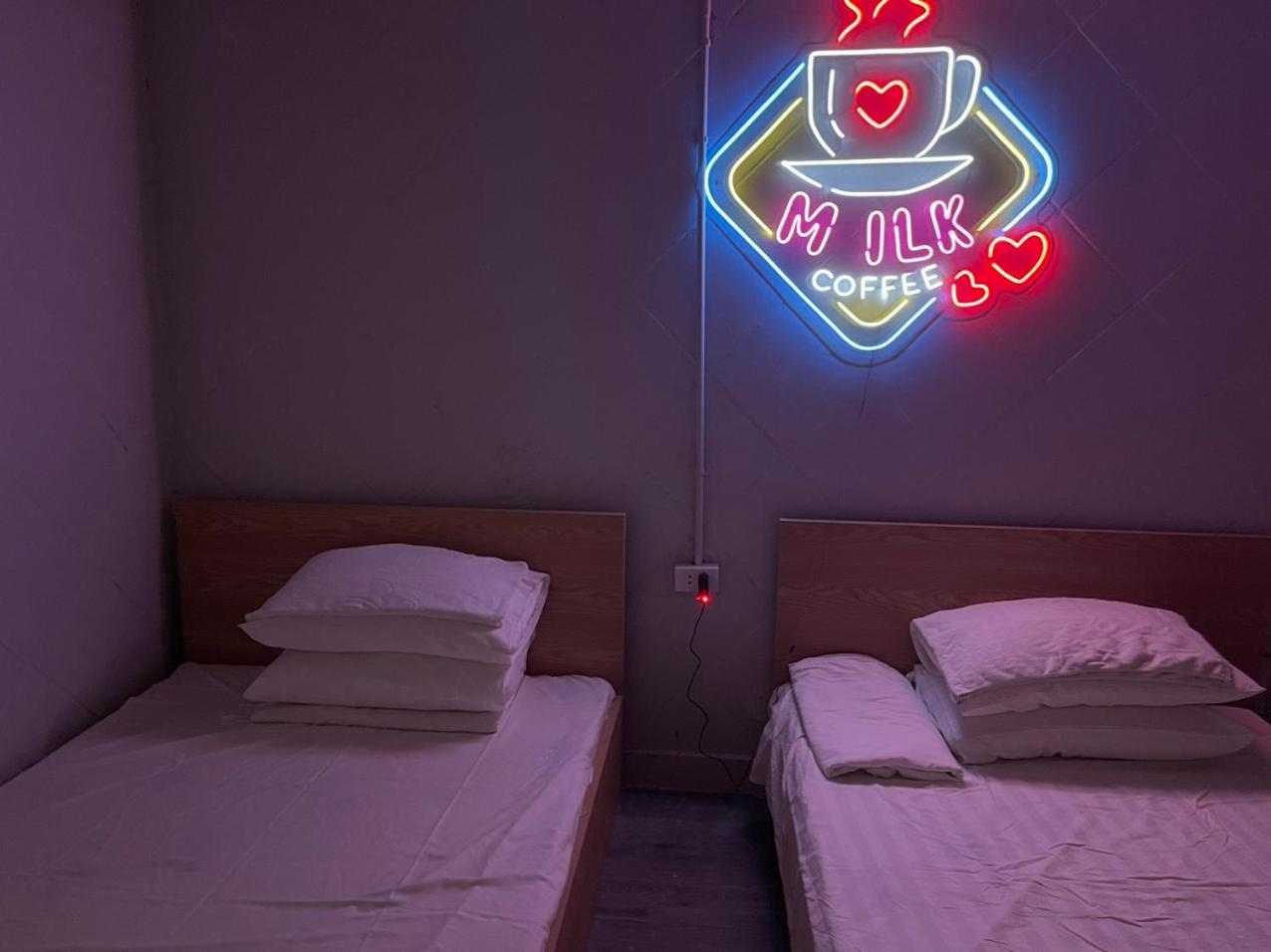 Ubuntu Hostel And Tour - 139 Hang Bac 하노이 외부 사진